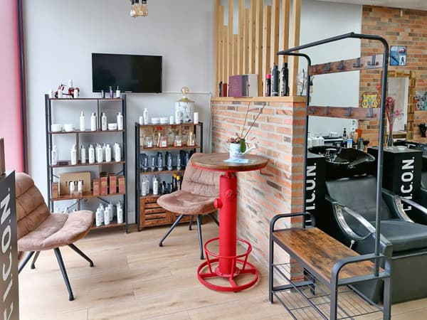 Idux, peluquería unisex en Monforte
